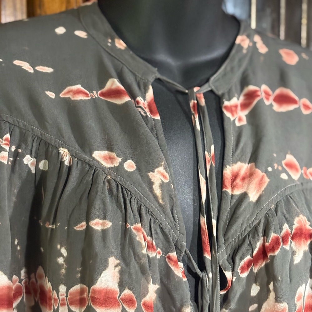 Young Fabulous & Broke  Tie Die red & grey blouse small - Picture 8 of 11